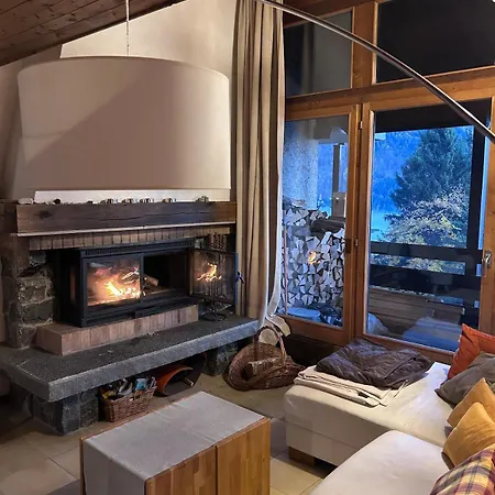 Mountains Spacious Nest 아파트