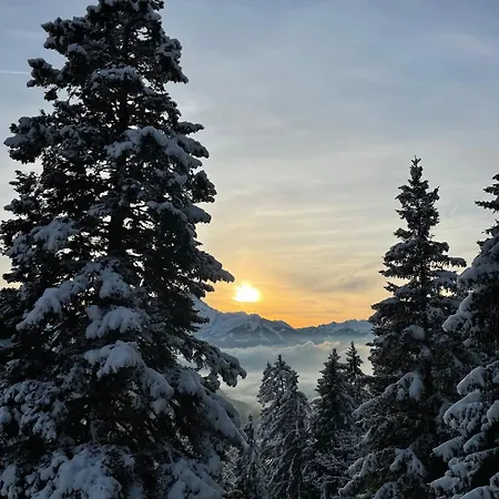 Mountains Spacious Nest 아파트 *