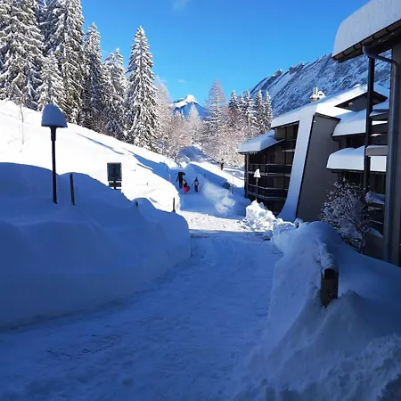 Mountains Spacious Nest 아파트 그리옹